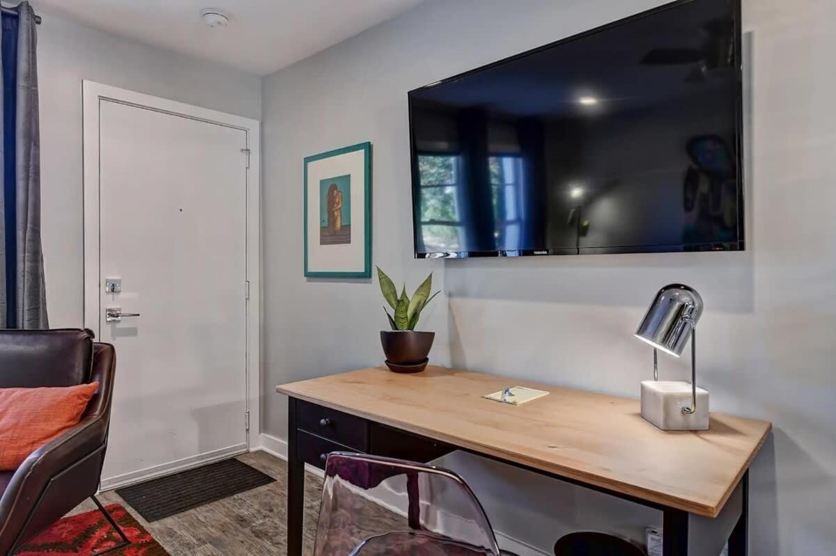 Casa de férias Comfortable And Stylish Near Myers Park