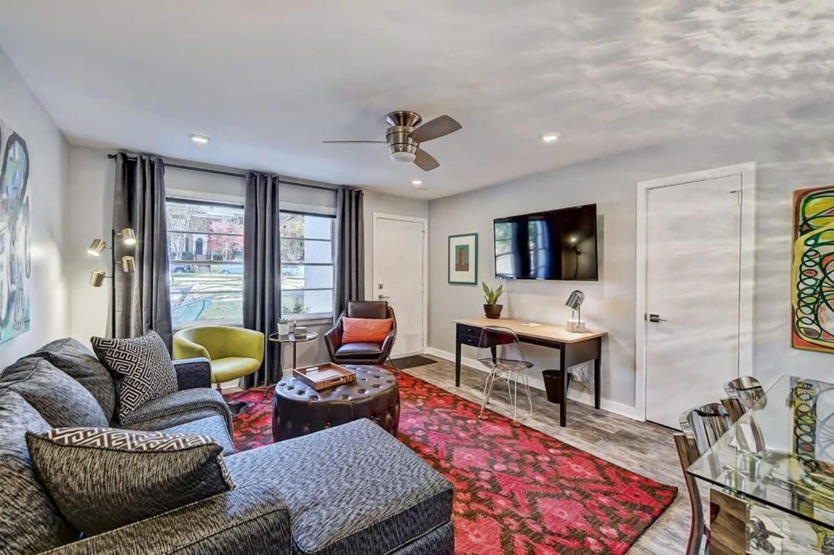 Comfortable And Stylish Near Myers Park Holiday home